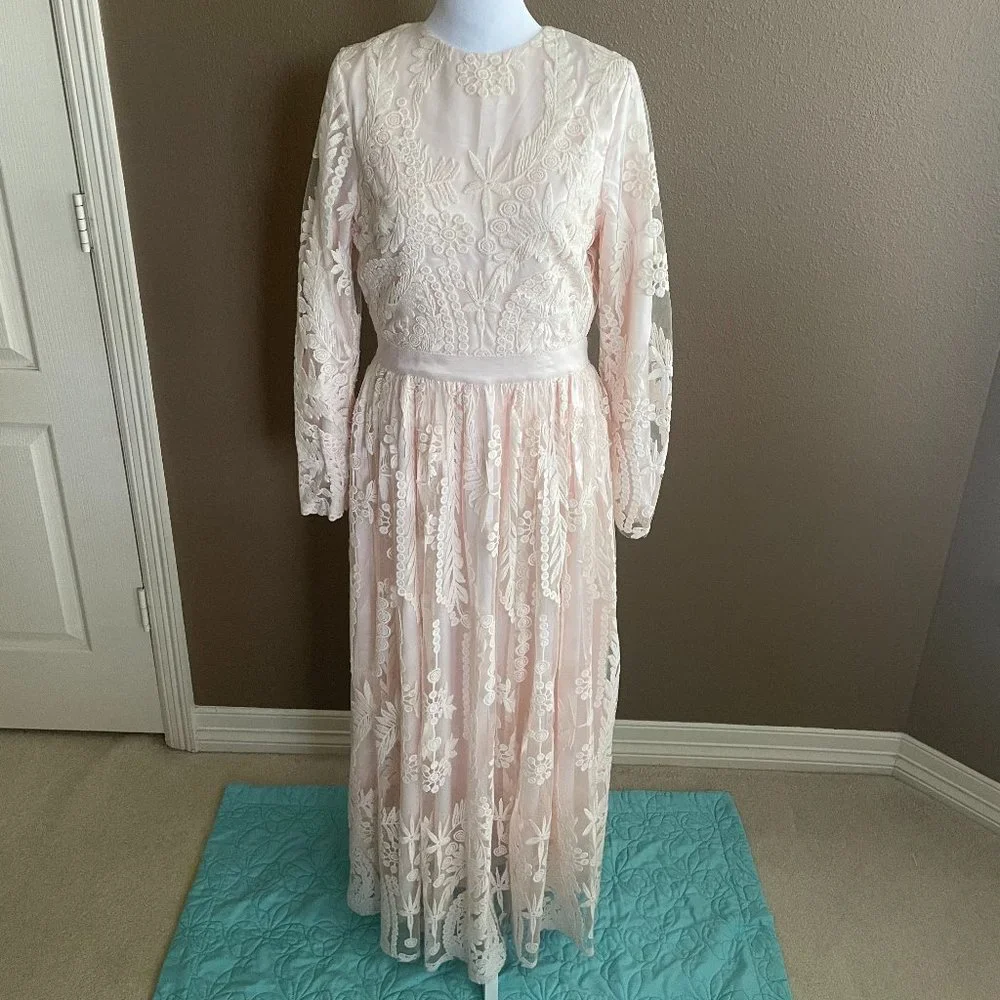Inayah Dresses | Blush Floral Lace Long Sleeve Evening Dress | Color: Pink | Size: Xs | Lalastarshoppe's Closet Inayah Dresses | Blush Floral Lace Long Sleeve Evening Dress | Color: Pink | Size: Xs | Lalastarshoppe's Closet